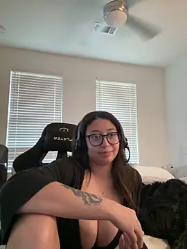 minha_baby: διαδικτυακό σόου στην κάμερα