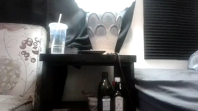 Show modela AcademicHuman67 na web-kameri