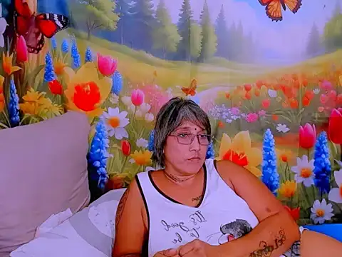 indianroxy's Live XXX Chat