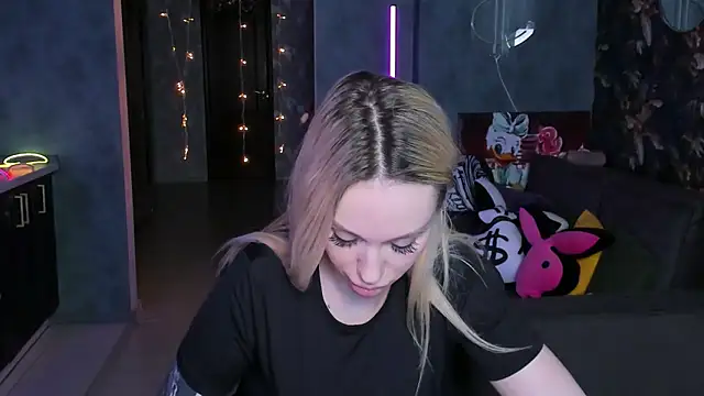 BlckmirrorrのライブXXXチャット