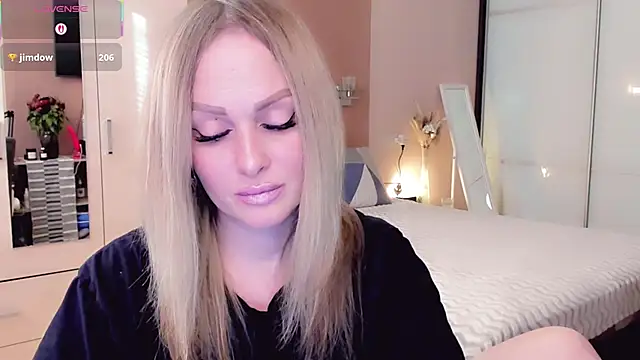 Libby_Nora Chat XXX in diretta