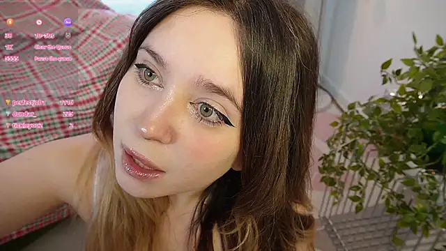 Lina_Glow élő XXX-chatje