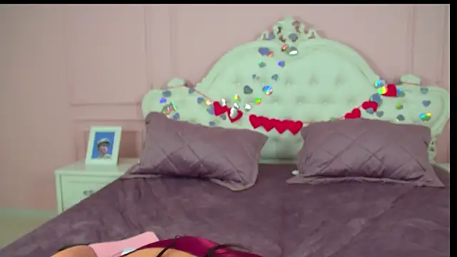 ElinaBellucci Live XXX Chat