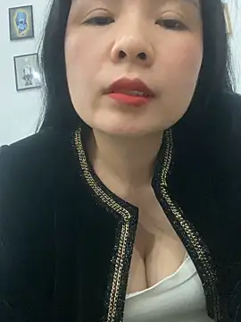 Ivy_Trix2 Adlı Modelin Canlı XXX Sohbeti