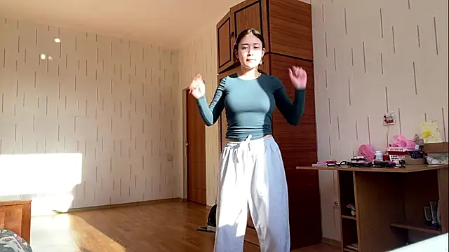 YourMiIaのライブXXXチャット