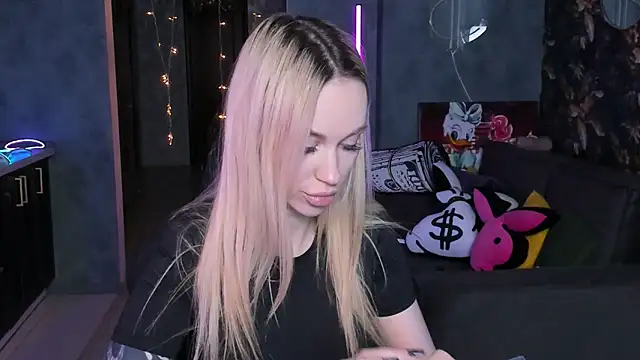 Blckmirrorr's Live XXX Chat