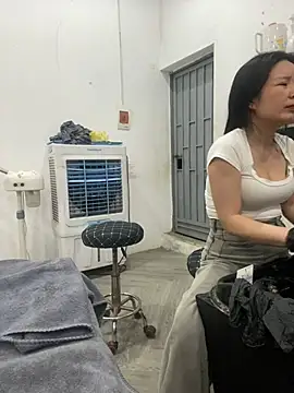 Ivy_Trix2 Live XXX-Chat