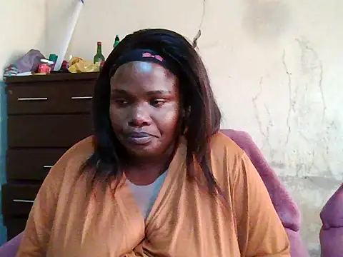 sexybigboobz Adlı Modelin Canlı XXX Sohbeti