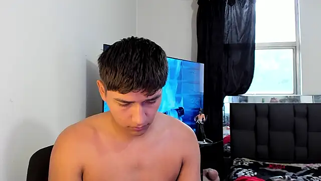 mateo-Esposito élő XXX-chatje