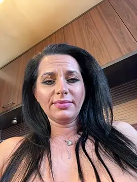 Hotmomcheckk_ Chat XXX in diretta