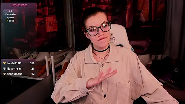 CathyAdams Adlı Modelin Canlı XXX Sohbeti