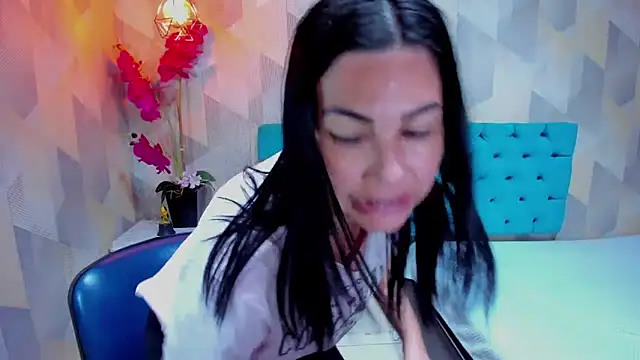 دردشة AdaFawxx الجنسية المباشرة