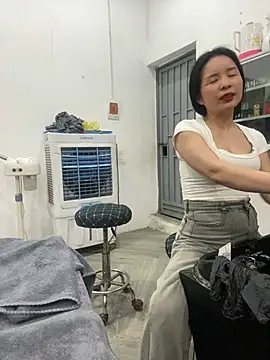 Ivy_Trix2 Adlı Modelin Canlı XXX Sohbeti