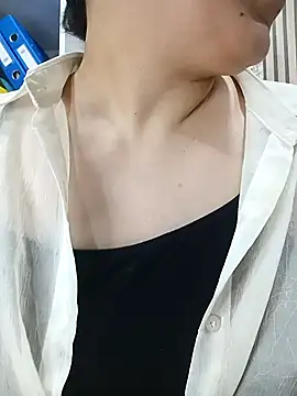 Chat +18 de Emi_hot1 ao vivo