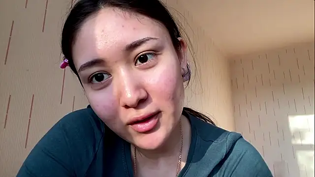 YourMiIa's Live XXX Chat