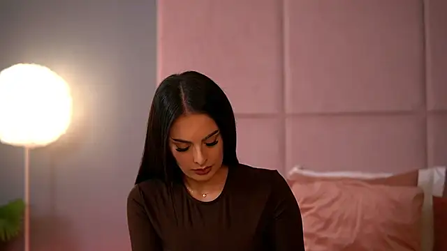 AlmaLuv's Live XXX Chat