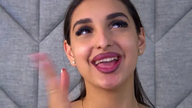 Kimberlymav's Live XXX Chat