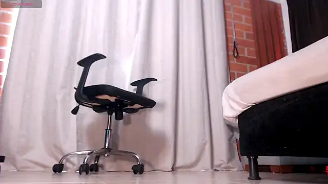 Živý XXX chat AGATHAA_WHITE