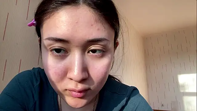 Chat +18 de YourMiIa ao vivo