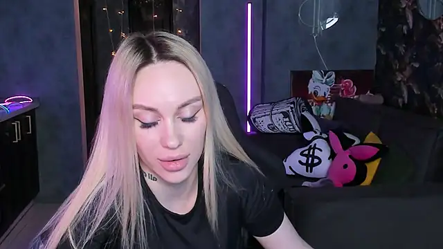 Blckmirrorr's Live XXX Chat