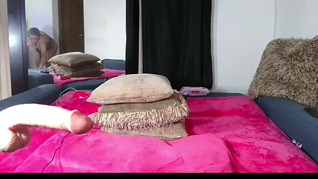 Chatroom XXX en direct de Carla-Bonny18