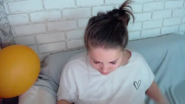 Crazyy_girl_ Chat XXX in diretta