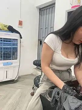 XXX chat uživo modela Ivy_Trix2