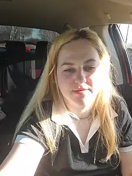 LianaJu élő XXX-chatje