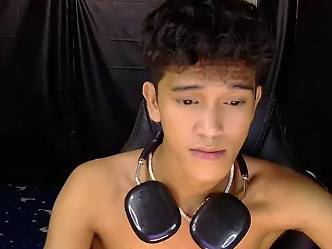 hugekenbigcock Live XXX Chat