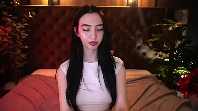 WildKittenX_ Adlı Modelin Canlı XXX Sohbeti