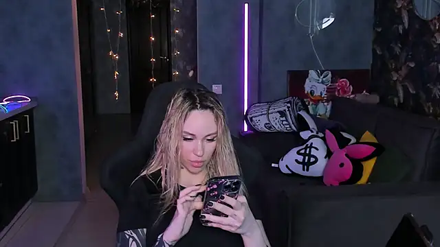 BlckmirrorrのライブXXXチャット