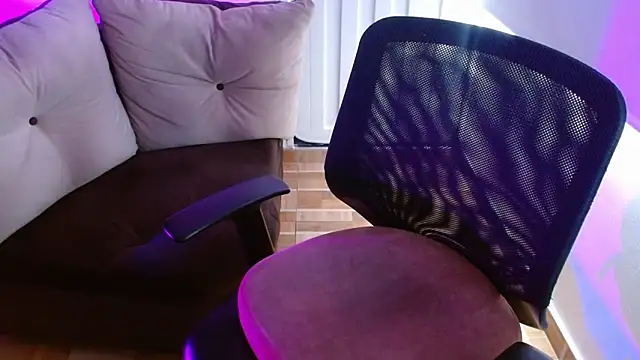 milfrousse: онлайн-секс-чат