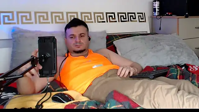 FuckToyBoy69: απευθείας συνομιλία ΧΧΧ