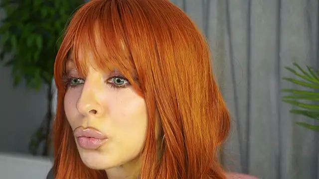 LanaReals 即時 XXX 聊天