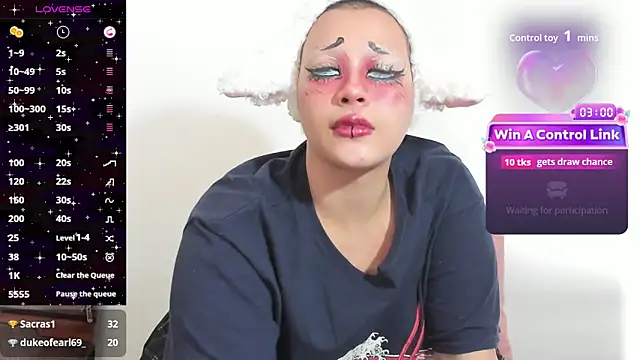 Chat +18 de Cherry_vald ao vivo