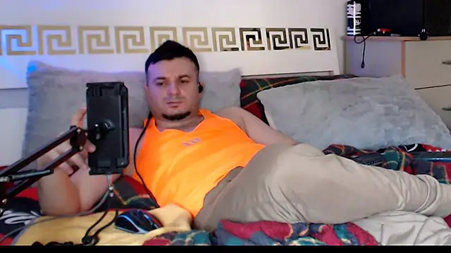 FuckToyBoy69 网络视讯表演