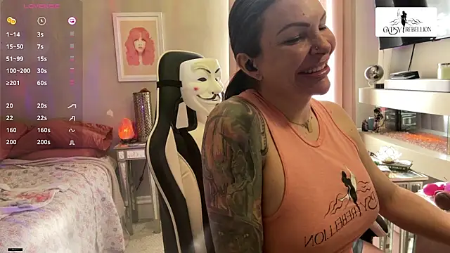 Gypsy_Rebellion's Live XXX Chat
