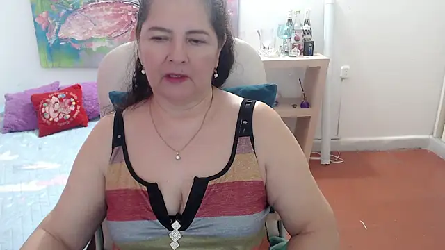 leonela_69 live XXX chat