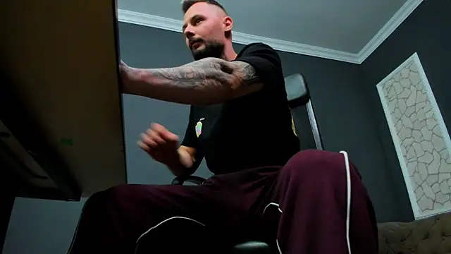 BrianHuntsn Live XXX chat