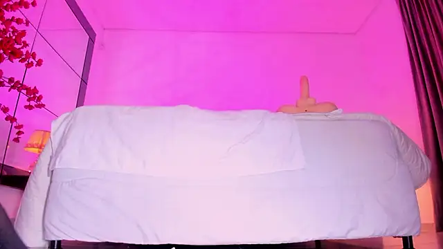 Pokazy przed kamerką – Leah_Grey