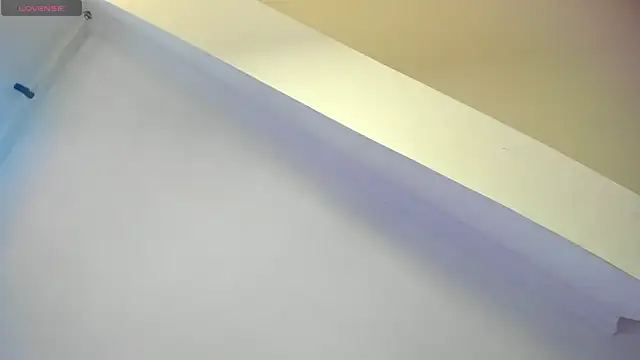 AlaskaFlowerss_ 网络视讯表演