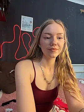 Chat +18 de MilaMoone ao vivo