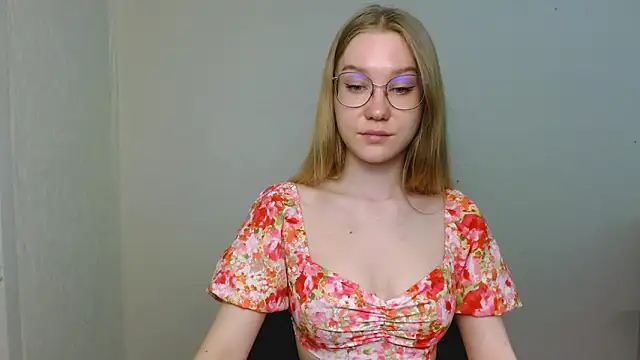 Chat +18 de cindi_hot ao vivo