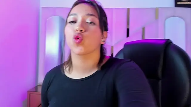 IsabellRodriguez18: онлайн-секс-чат