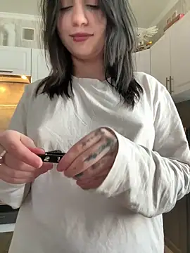 YourLittleDevil Chat XXX in diretta