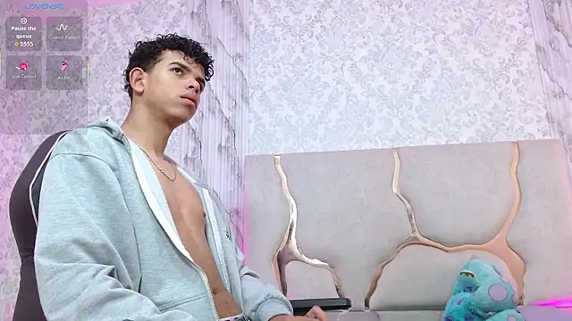 Show modela keahi_tay na web-kameri