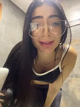 Mia_222's Live XXX Chat