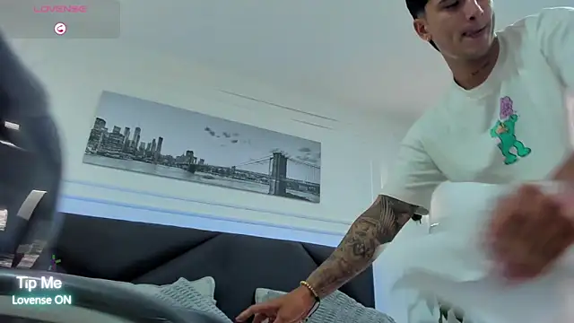 Chat XXX en directo de Damian23__