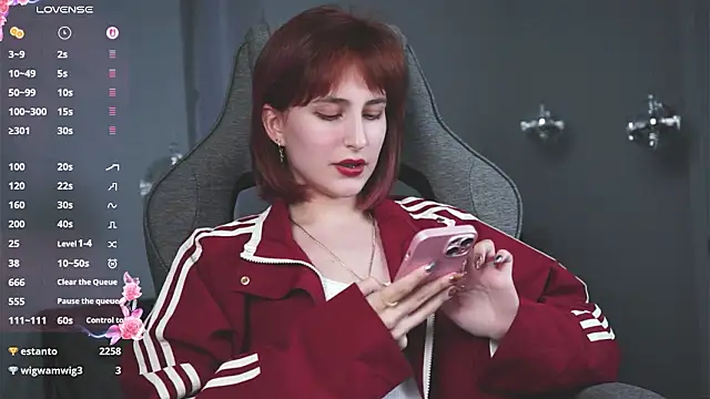 LuxRayi's Live XXX Chat