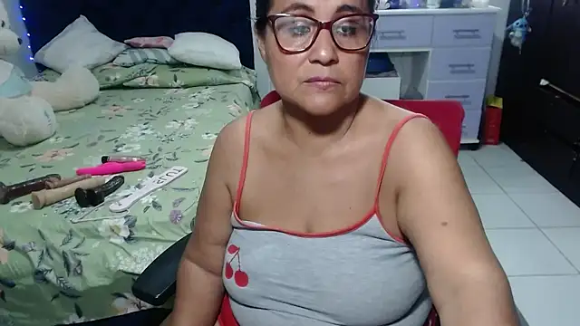 pervert_mommy_'s Live XXX Chat